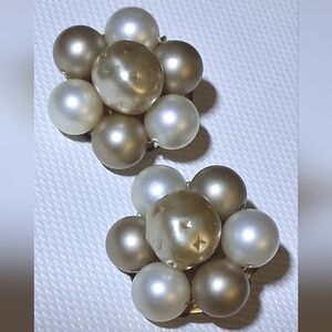 * Vintage 2 Tone Faux Pearl Cluster Japan Clip On Earrings